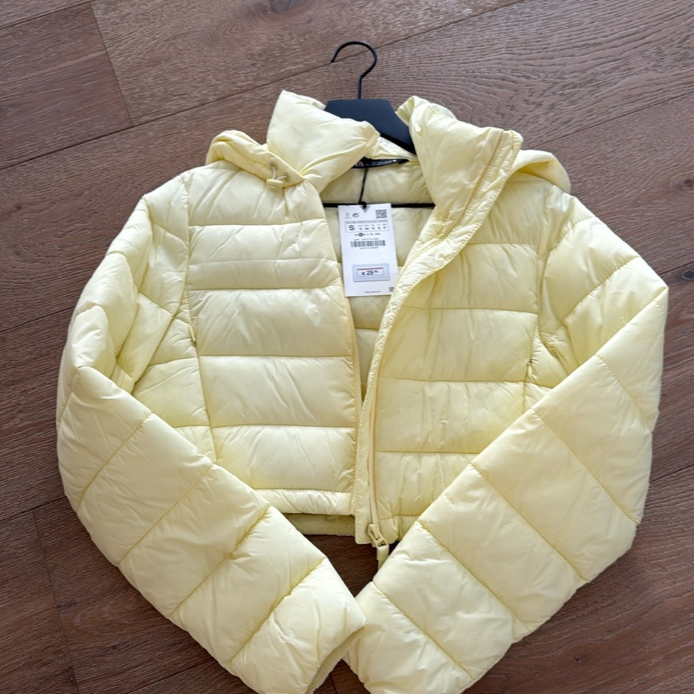 Yellow Zara cropped puffer small nwt